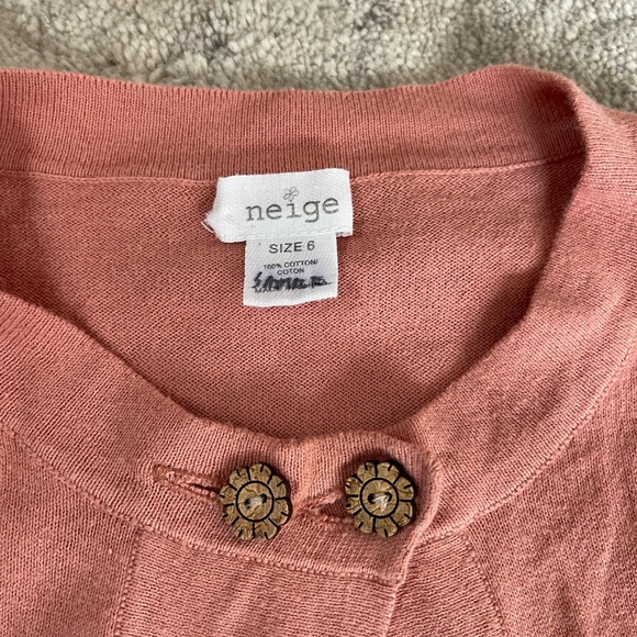 Neige - Picture 2 of 5